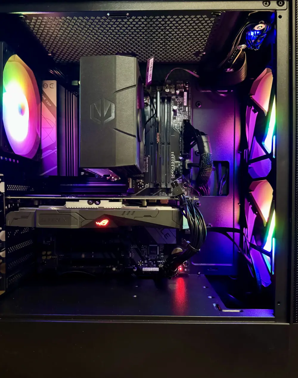 Gotowy komputer z podświetleniem RGB po modernizacji